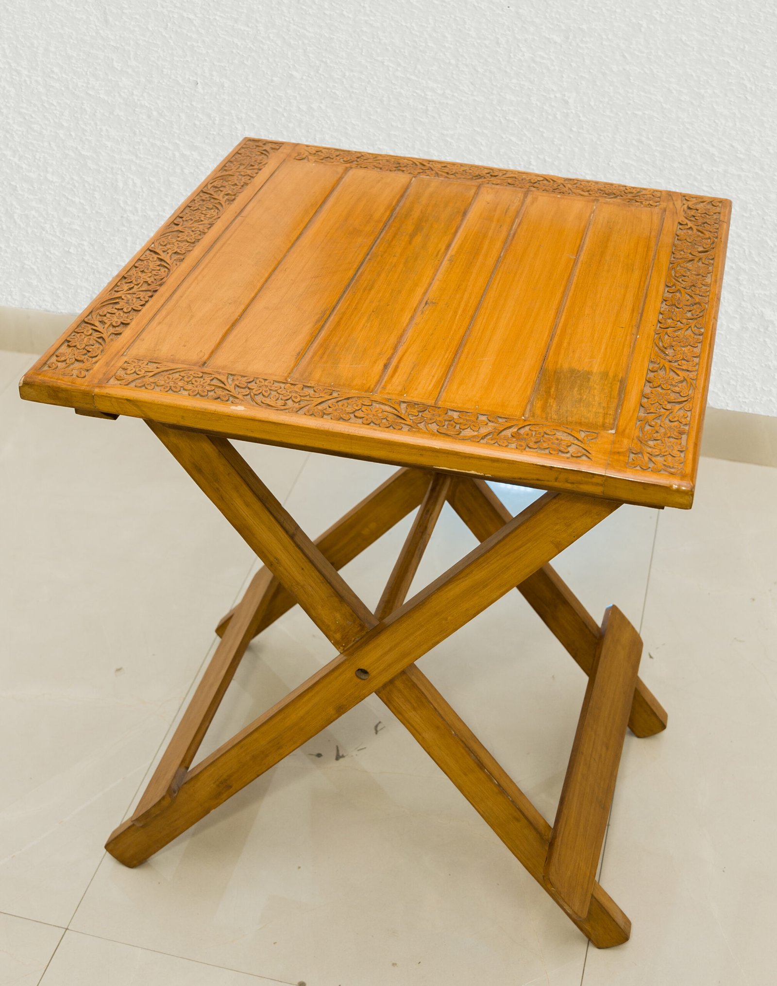 exclusive wood table (1) exclusive wood table (1)